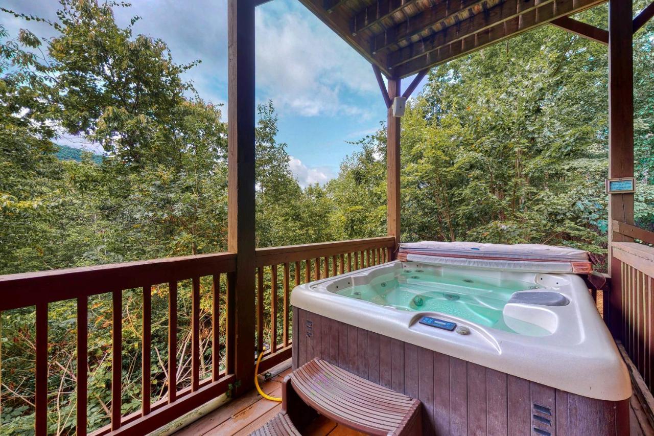 Red Roof Retreat Villa Cleveland Ngoại thất bức ảnh