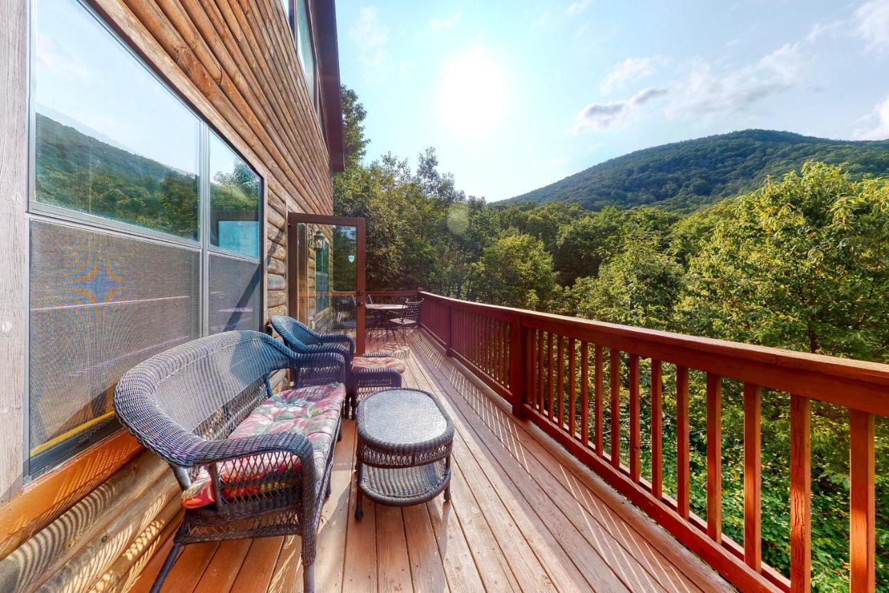 Red Roof Retreat Villa Cleveland Ngoại thất bức ảnh